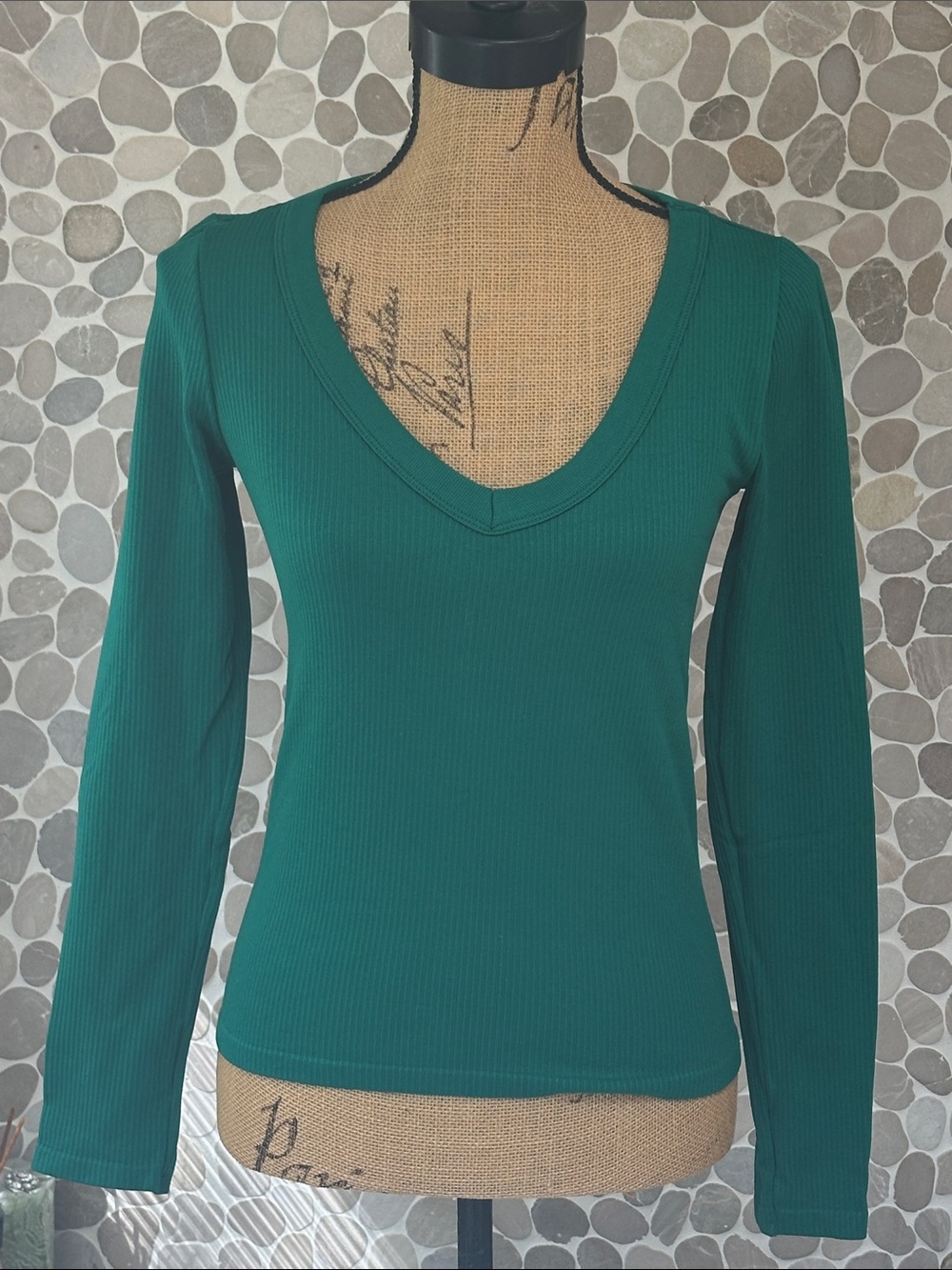 No Boundaries emerald green Ribbed V-Neck Long Sleeve Top
